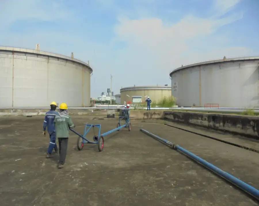 Tank cleaning operation at an industrial storage facility (1 / 9)