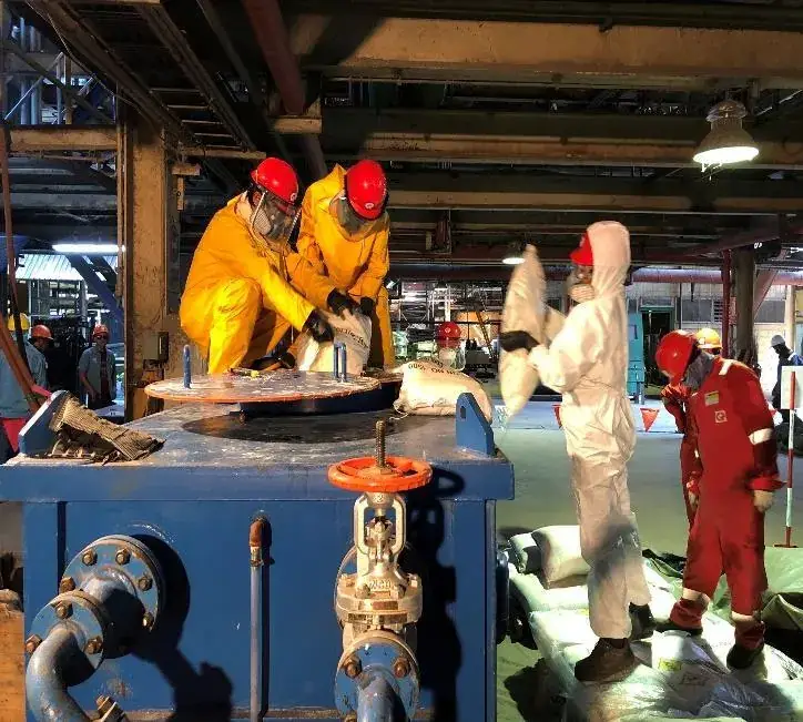 Chemical cleaning of process equipment at an industrial facility (1 / 4)