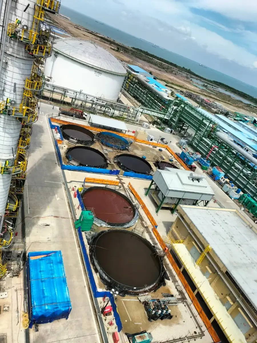 Chemical cleaning of process equipment at an industrial facility (2 / 7)