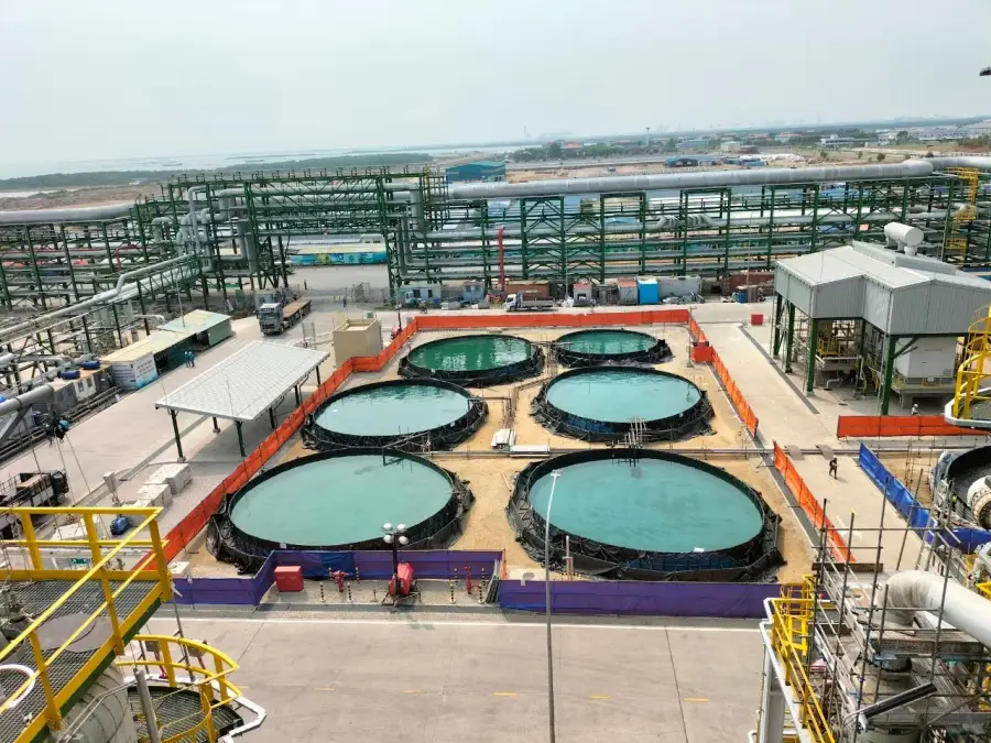 Chemical cleaning of process equipment at an industrial facility (3 / 7)