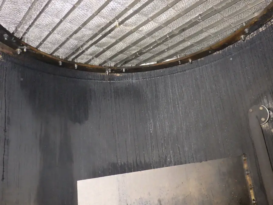 Decontamination and degassing work on process equipment at a petrochemical site (5 / 6)